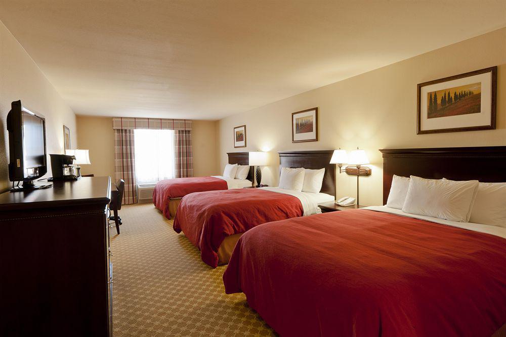 Holiday Inn & Suites - Barstow, An Ihg Hotel Room photo